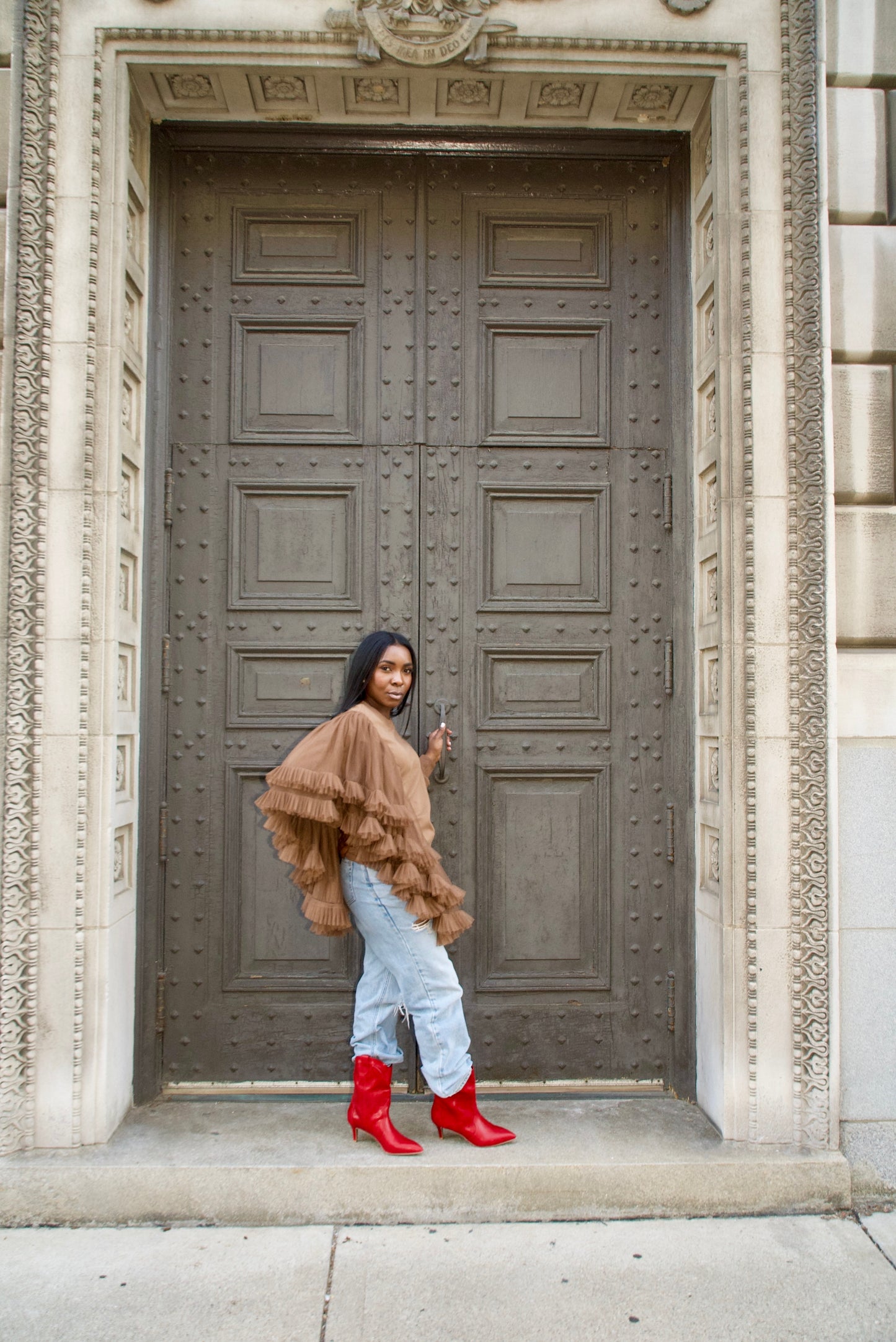 Gasp| Oversized Ruffle Sweatshirt (Black)