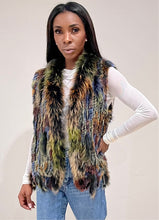Cargar imagen en el visor de la galería, Green Multi| Fur Vest
